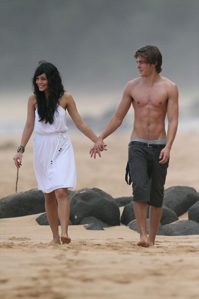 Vanessa Hudgens26565_on the beach