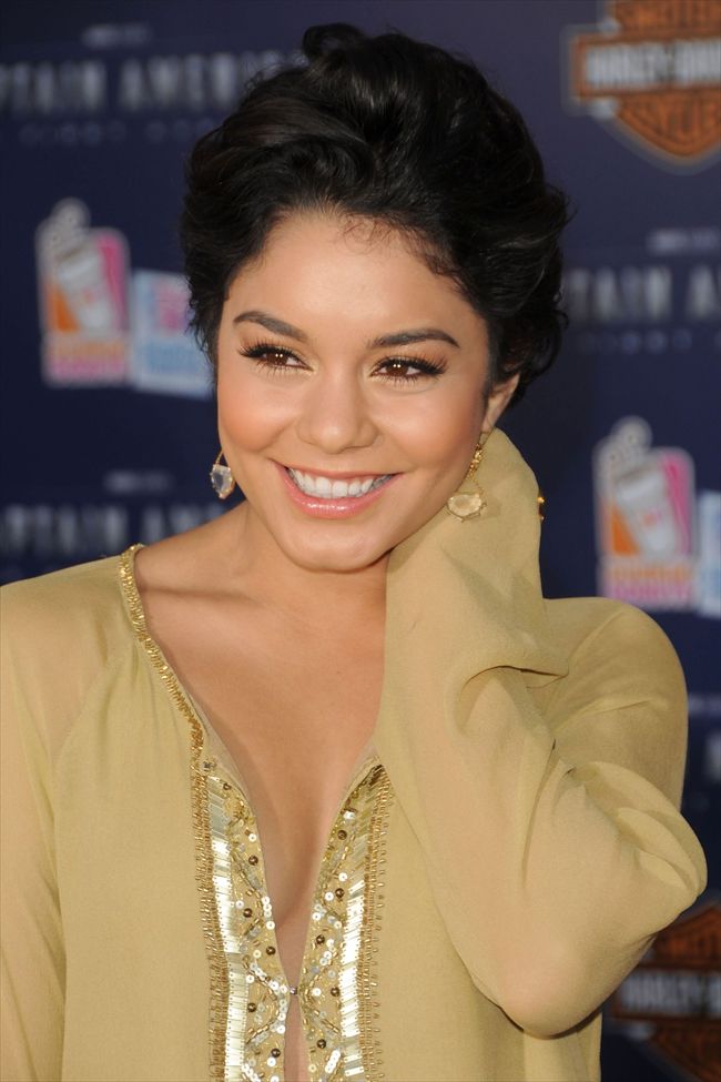 Vanessa Hudgens26631_1119L06_DX067_H