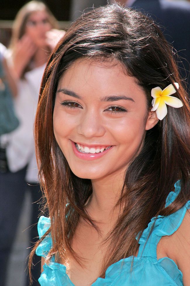 Vanessa Hudgens26663_p42064_2_e2_5