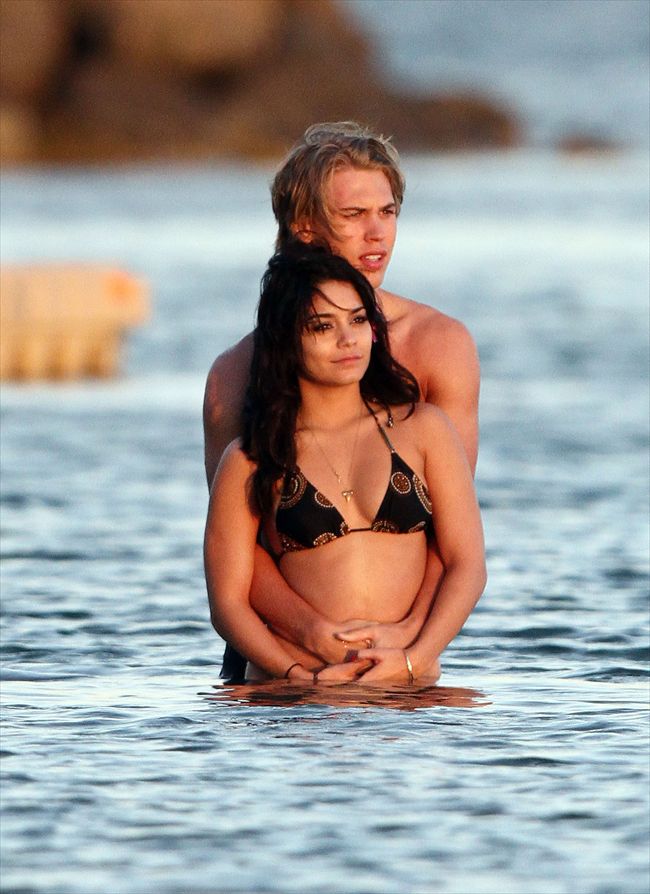 Vanessa Hudgens26689_8623547