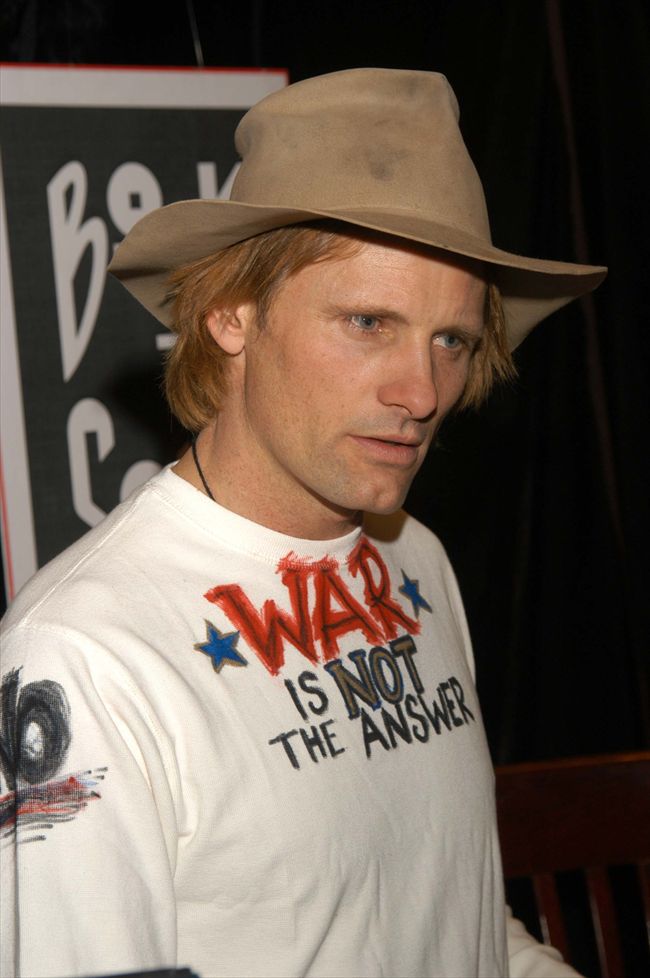 Viggo Mortensen26921_p11146_3_e2_6