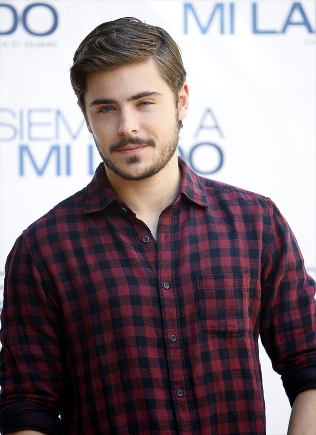 Zac Efron27398_20100913_zaf_e26_051