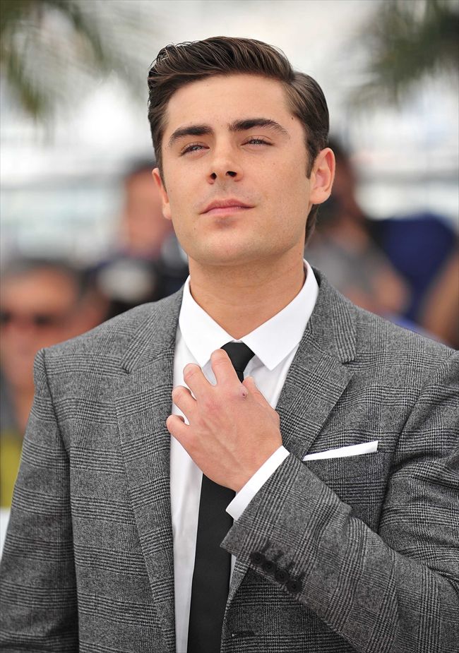 Zac Efron27402_20120524_zaf_x99_270