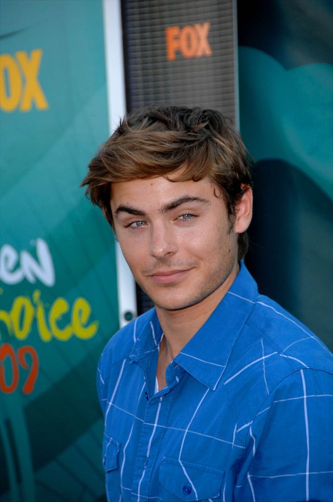 Zac Efron27407_65807656