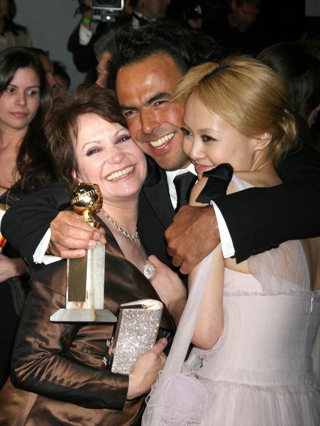 菊地凛子29043_Adriana Barraza with Alejandro Gonzalez Inarritu and Rinko Kikuchi2