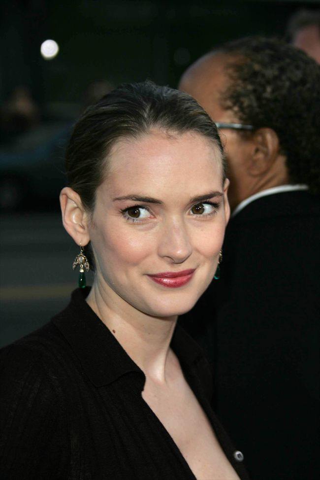 Winona Ryder27251_p42071_3_e2_5