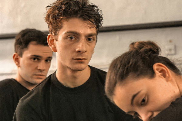 ダンサー そして私たちは踊った