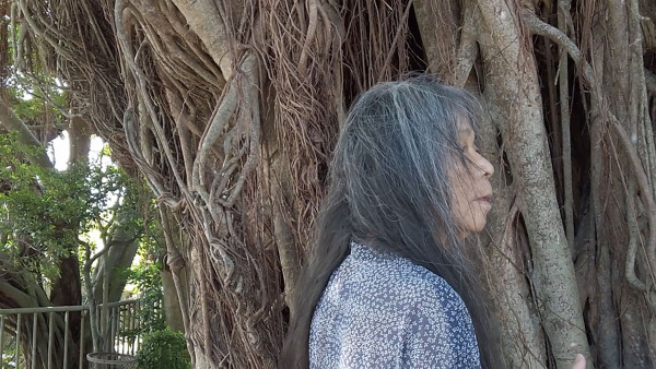 ゆっくり あるく　川村浪子、84歳のダンス