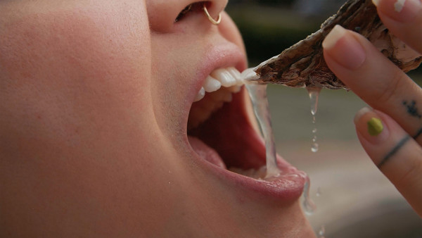 水の中で息をする ―彼女でも彼でもなく―《字幕版》